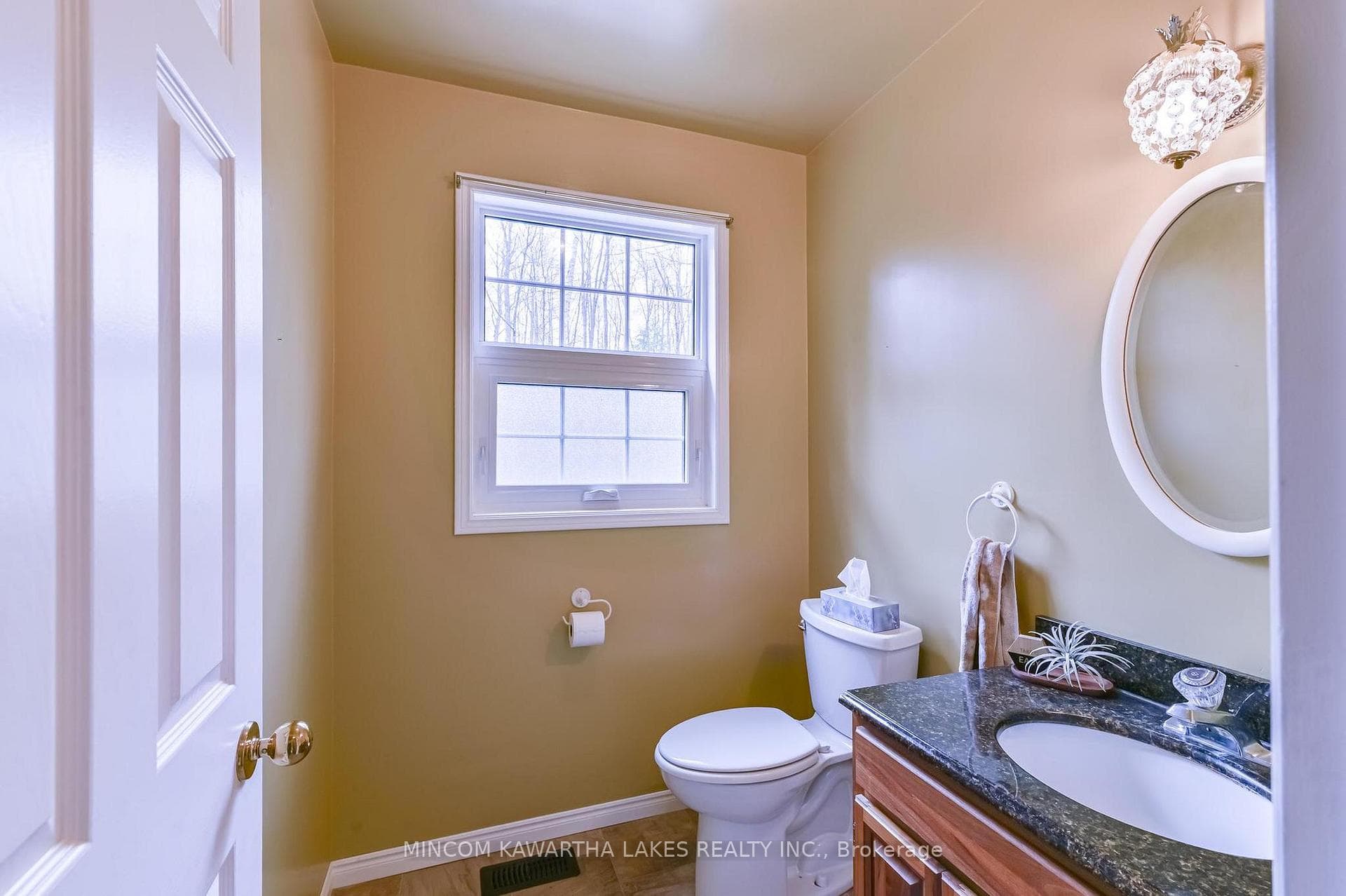 994 Birchview Crescent photo 5