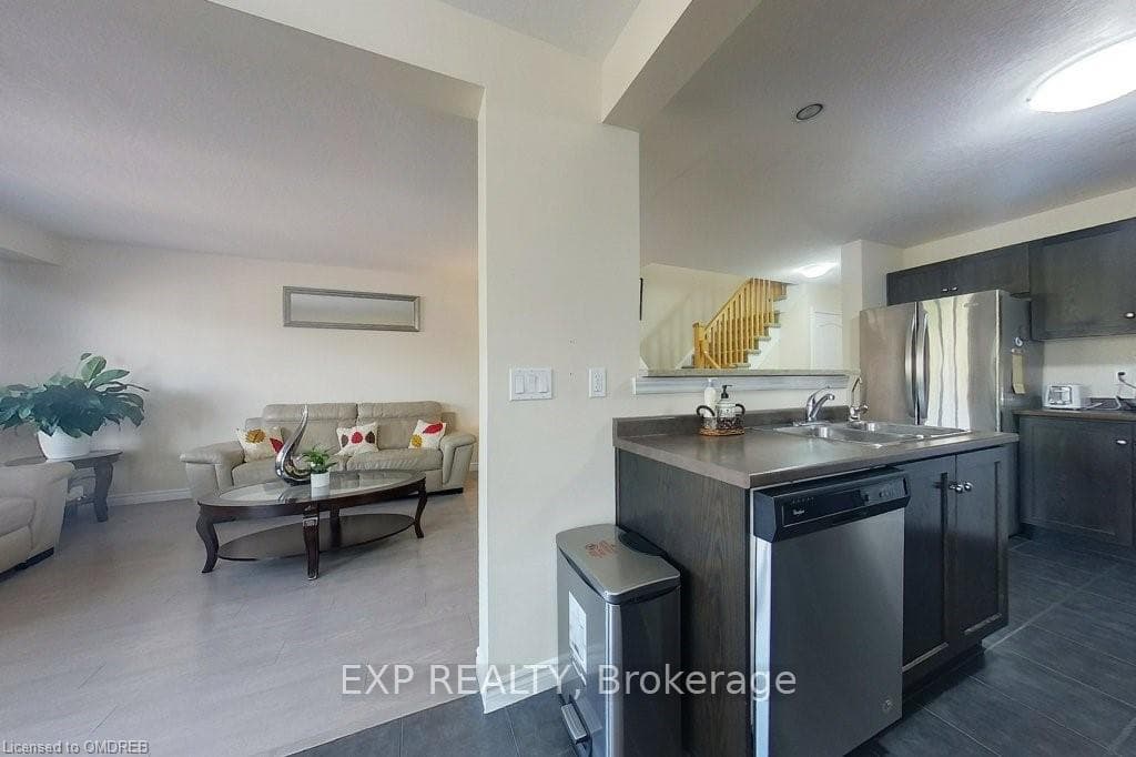 43 CURZON Crescent Unit Upper photo 11