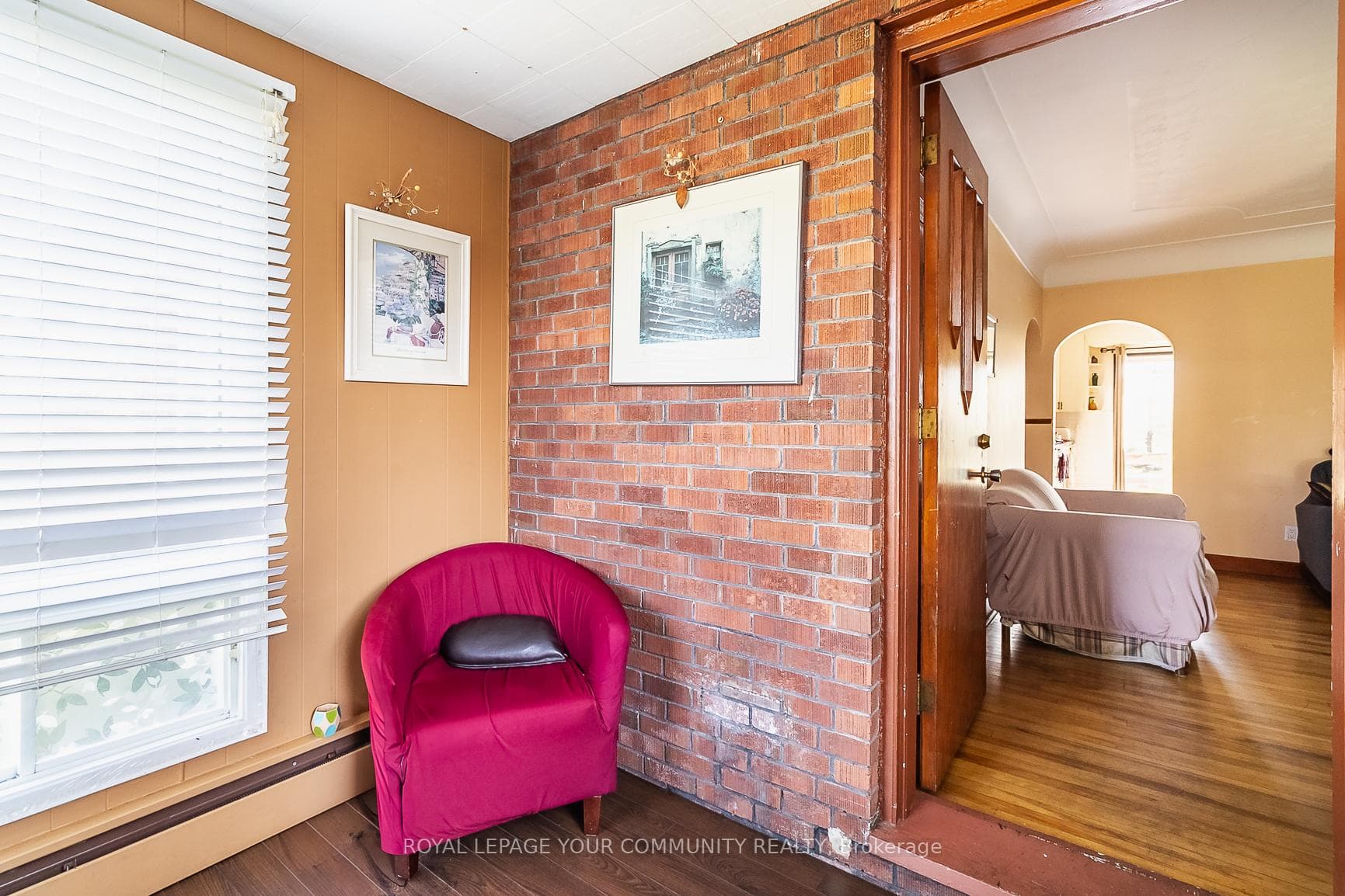 928 Great Northern Road photo 3