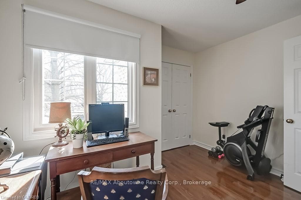 286 HAMILTON Drive Unit 1 photo 32
