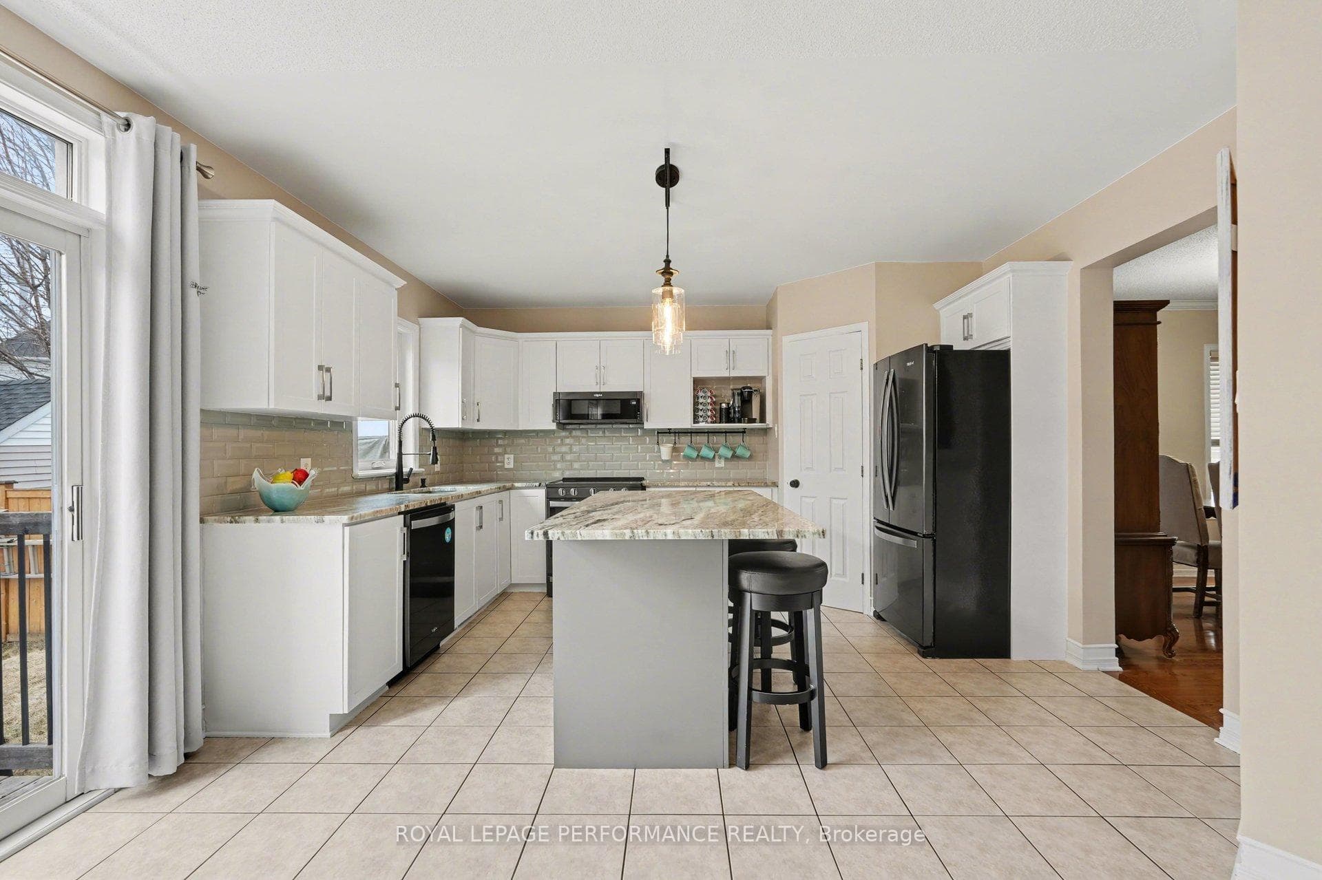 992 Ballantyne Drive photo 4