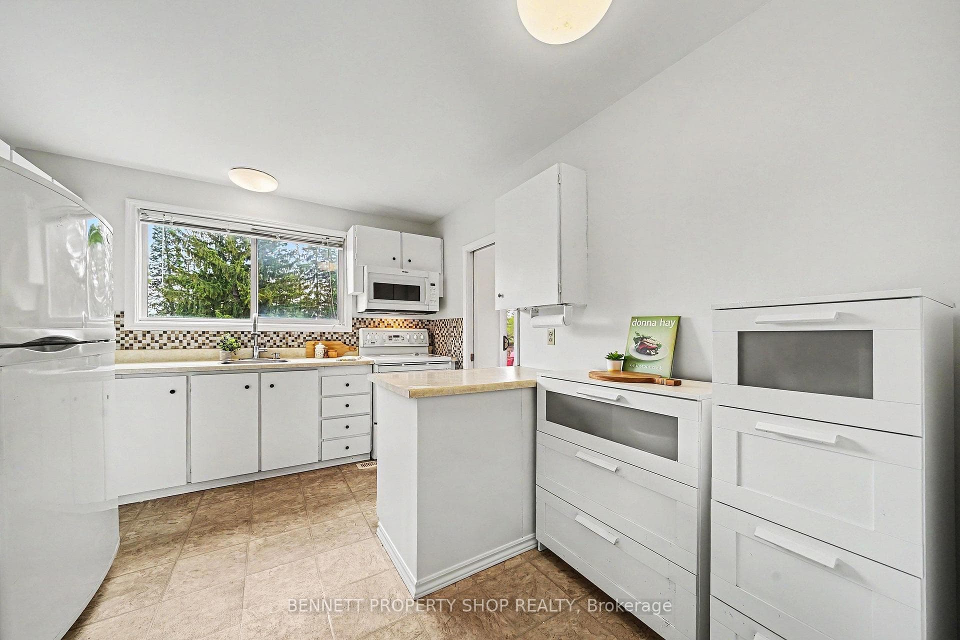 30 Corkstown Road photo 10