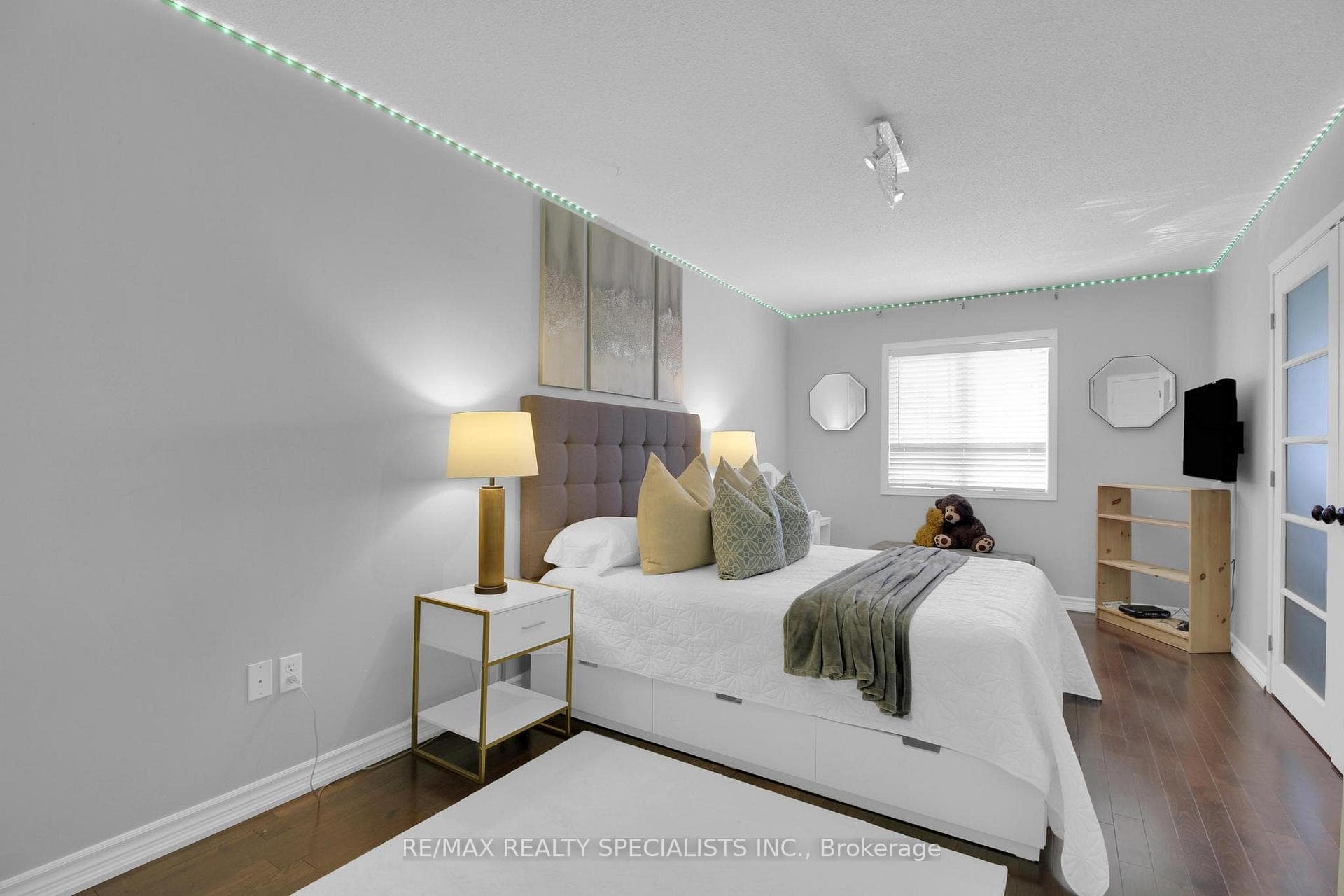 312 Fasken Court photo 19