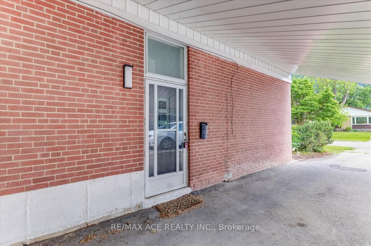 65 Hallow Crescent Unit Upper photo 4