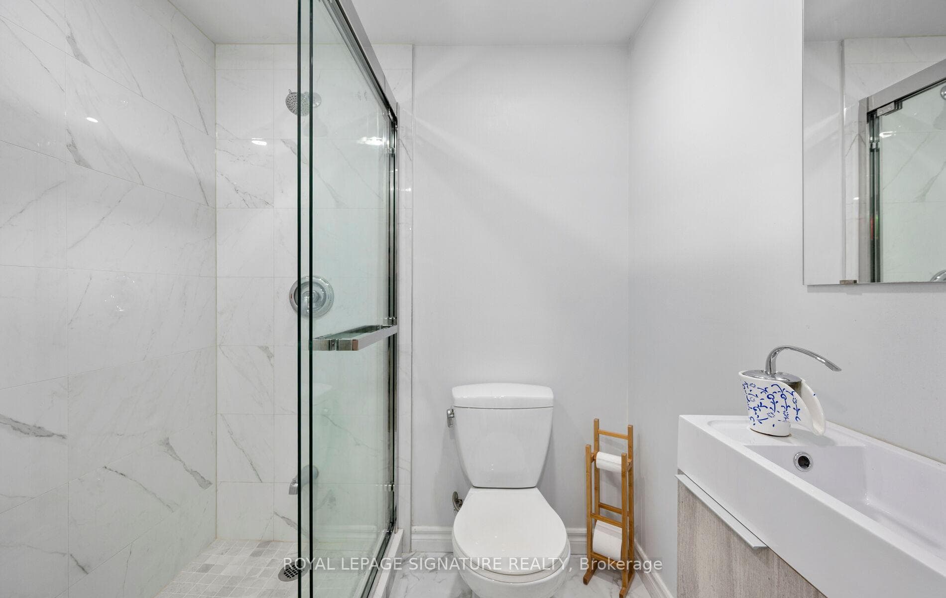 383 Krotone Crescent photo 43
