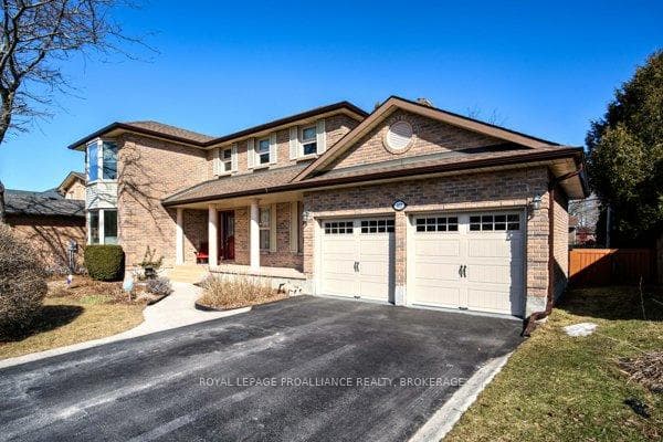 402 Briarwood Drive photo 3