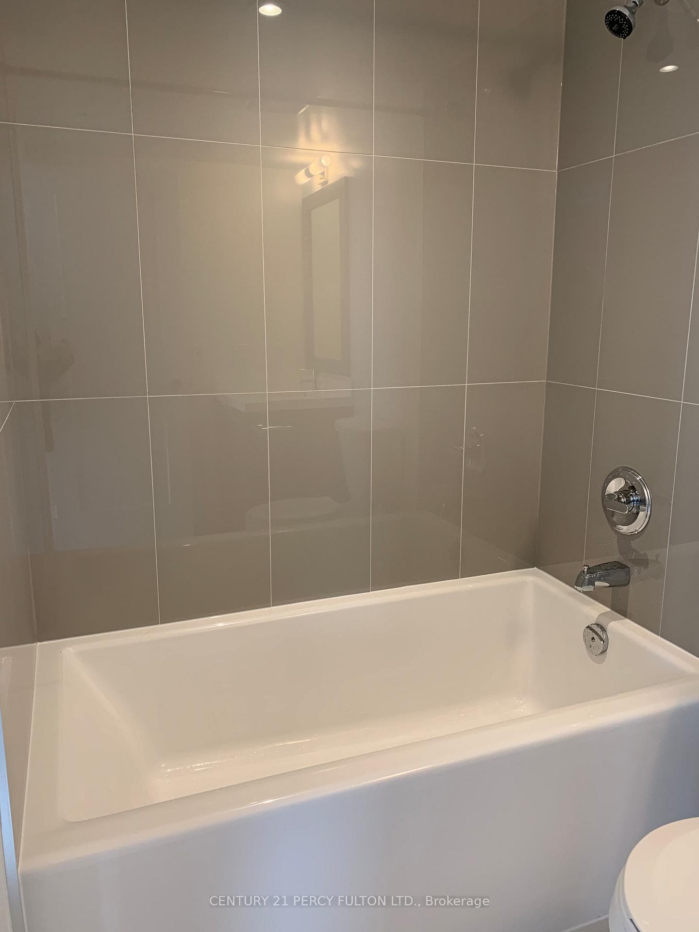 7 Mabelle Avenue Unit 2508 photo 12