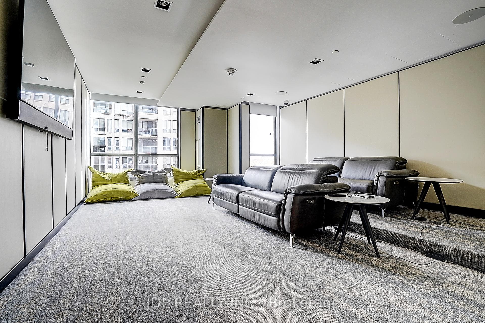 395 Bloor Street Unit 3902 photo 43