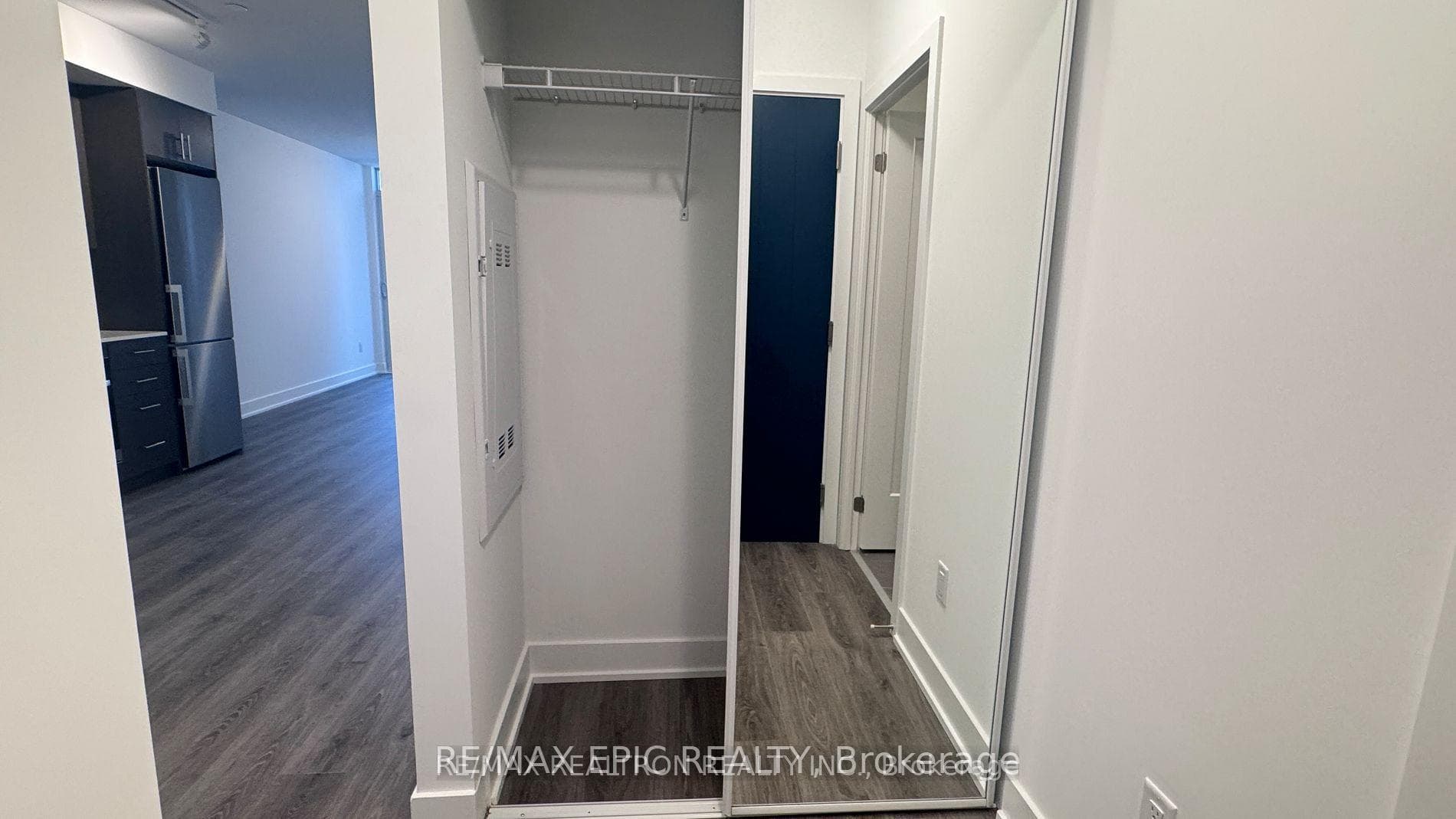 2545 Simcoe Street Unit 913 photo 10