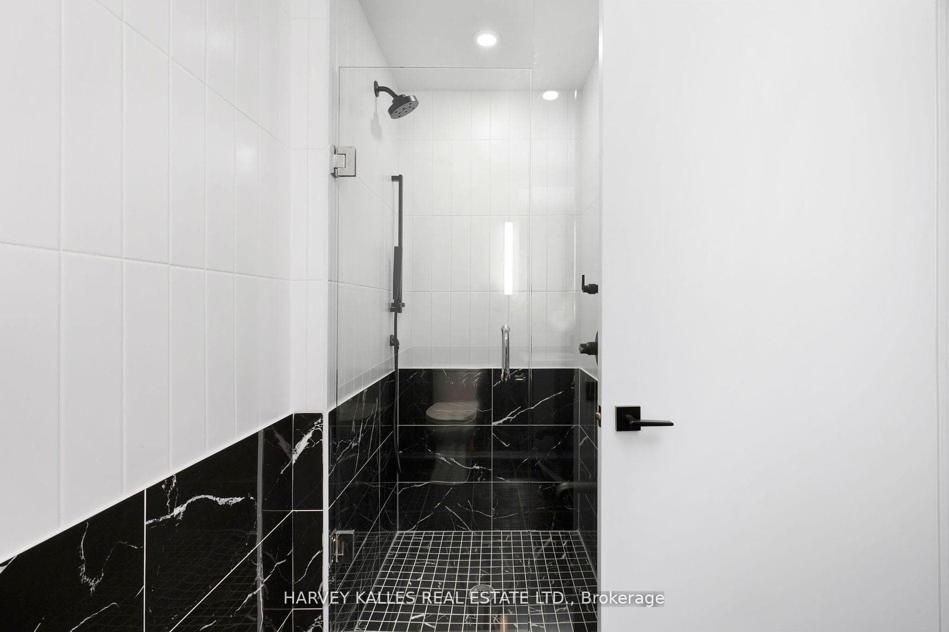 327 King Street Unit 4504 photo 19