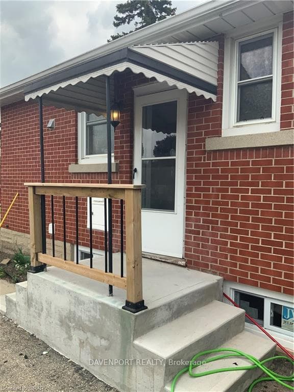 780 Rockway Drive photo 2