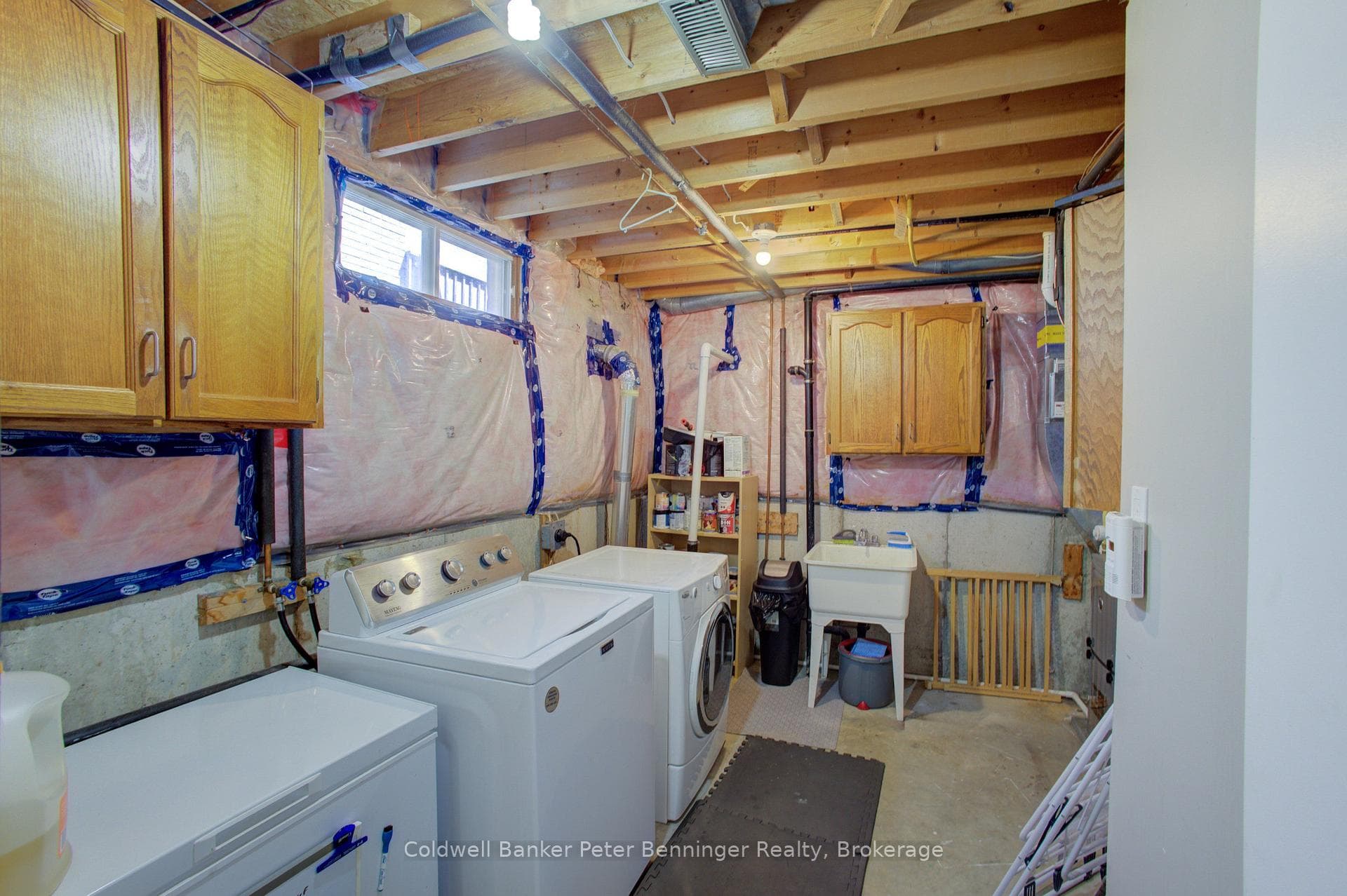 737 Mackendrick Drive photo 33
