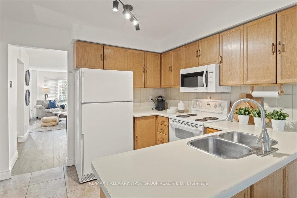 869 White Ash Drive photo 13