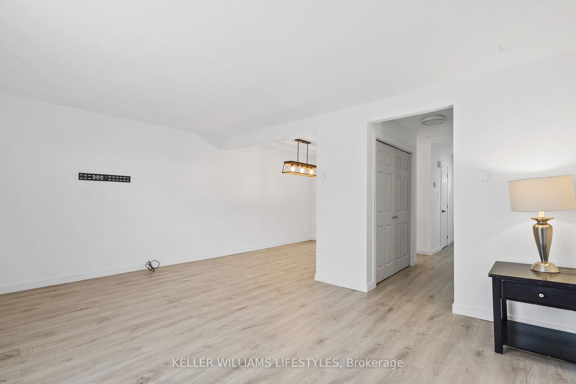 166 Southdale Road Unit 26 photo 5