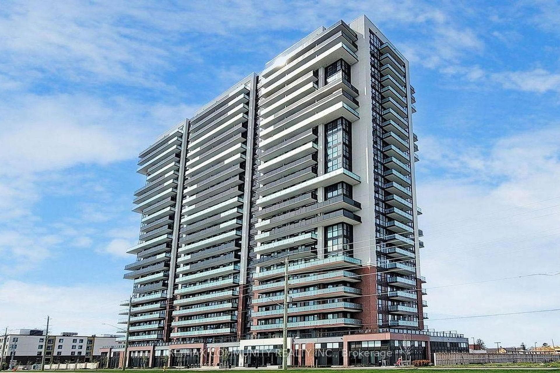 2550 Simcoe Street Unit 2402 photo 1