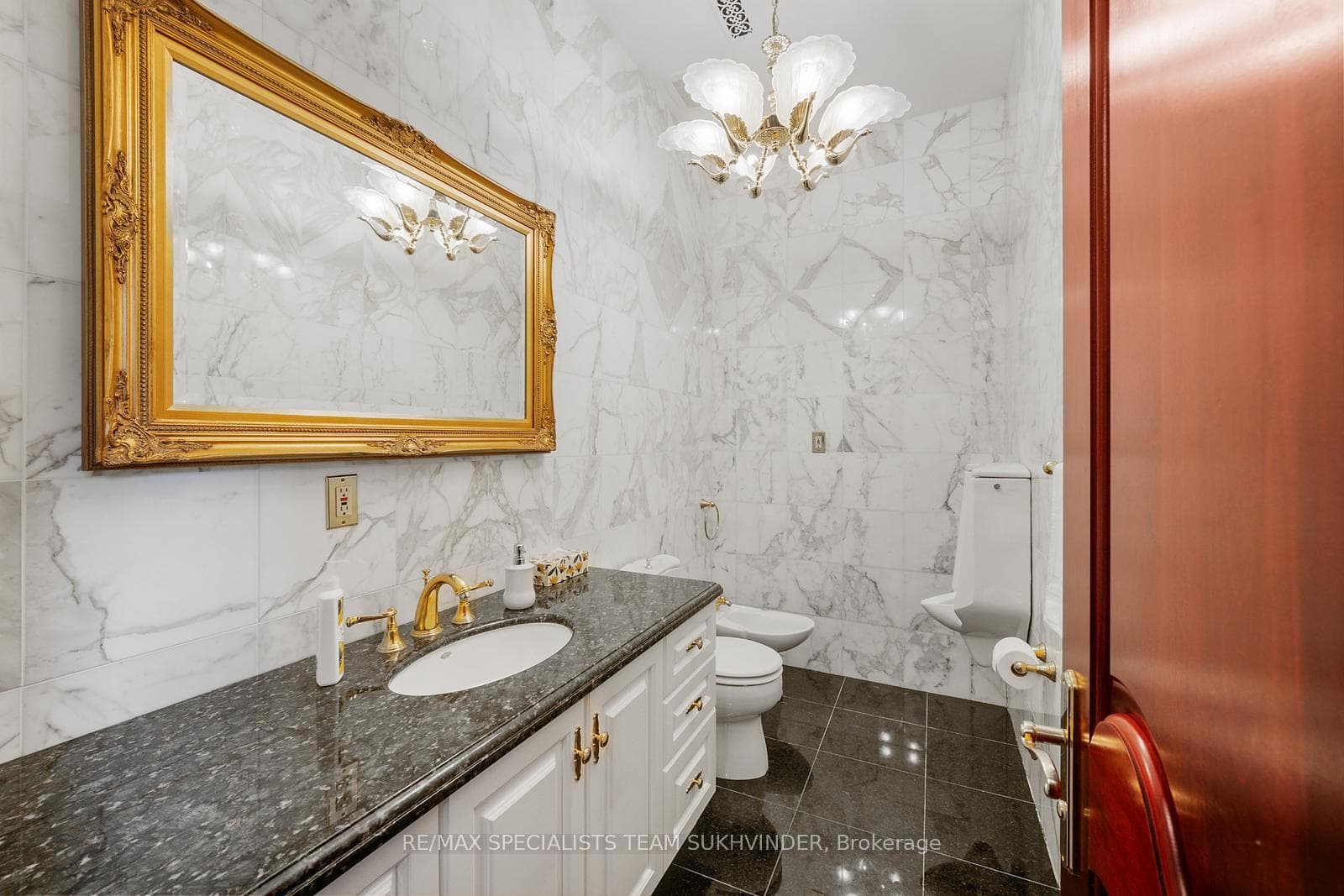 409 Dearbourne Avenue photo 47