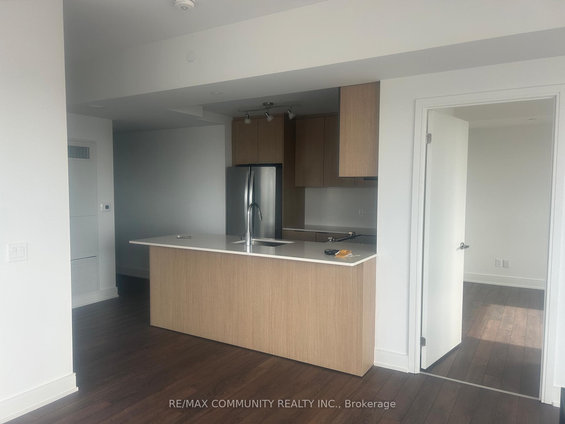 1350 Ellesmere Road Unit 1214 photo 5