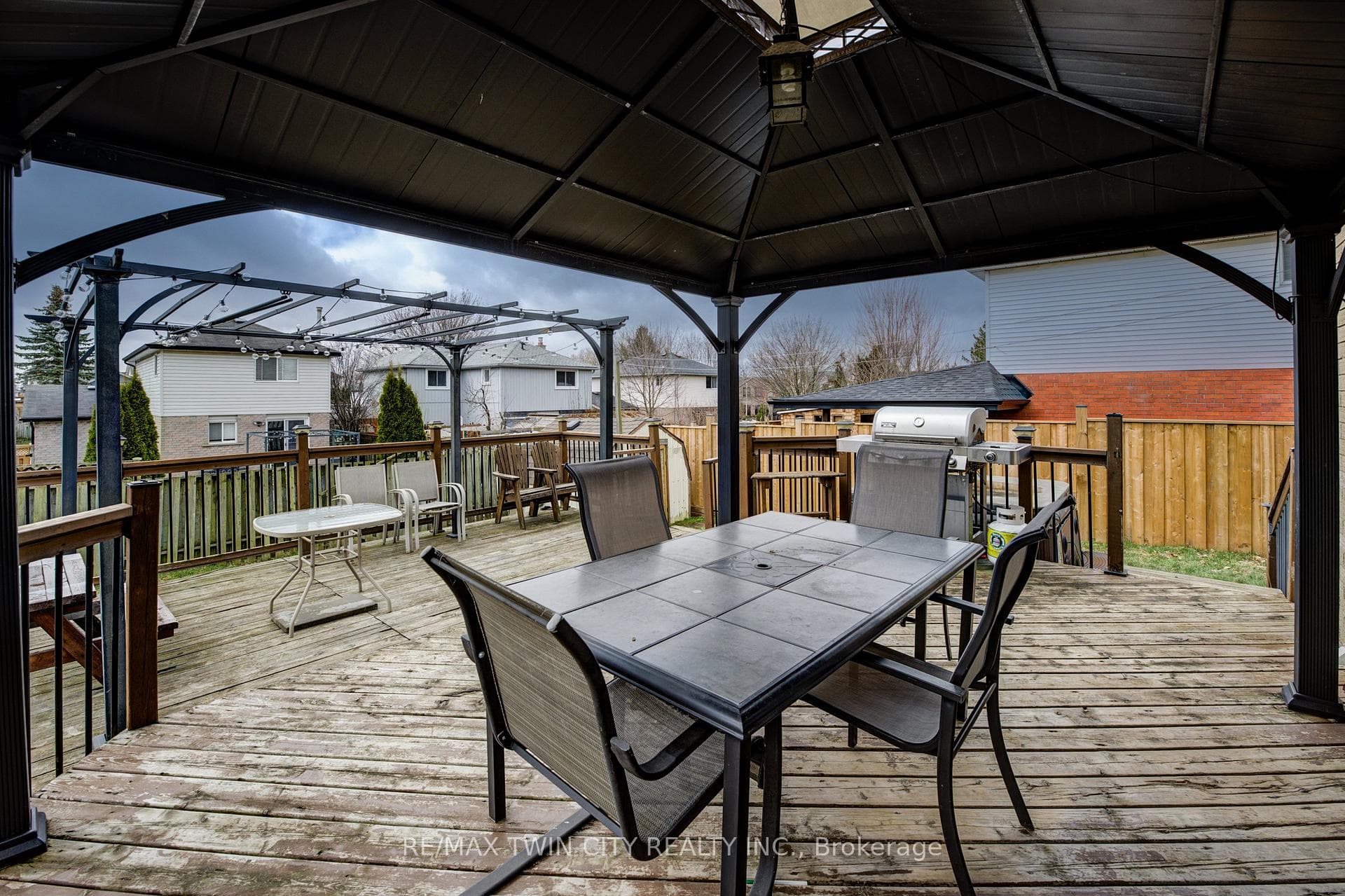 35 Ploughmans Crescent photo 29