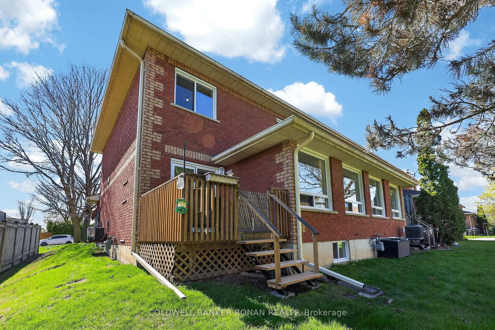 7 Robins Lane photo 34