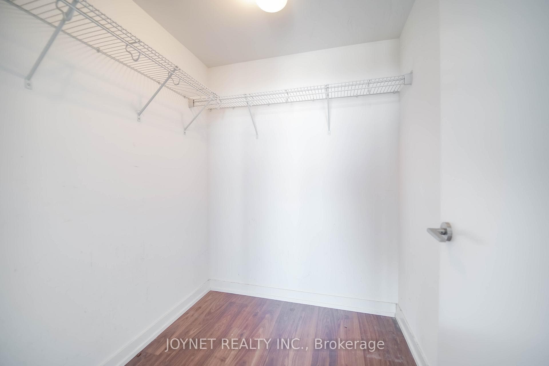 117 Mcmahon Drive Unit 2911 photo 34