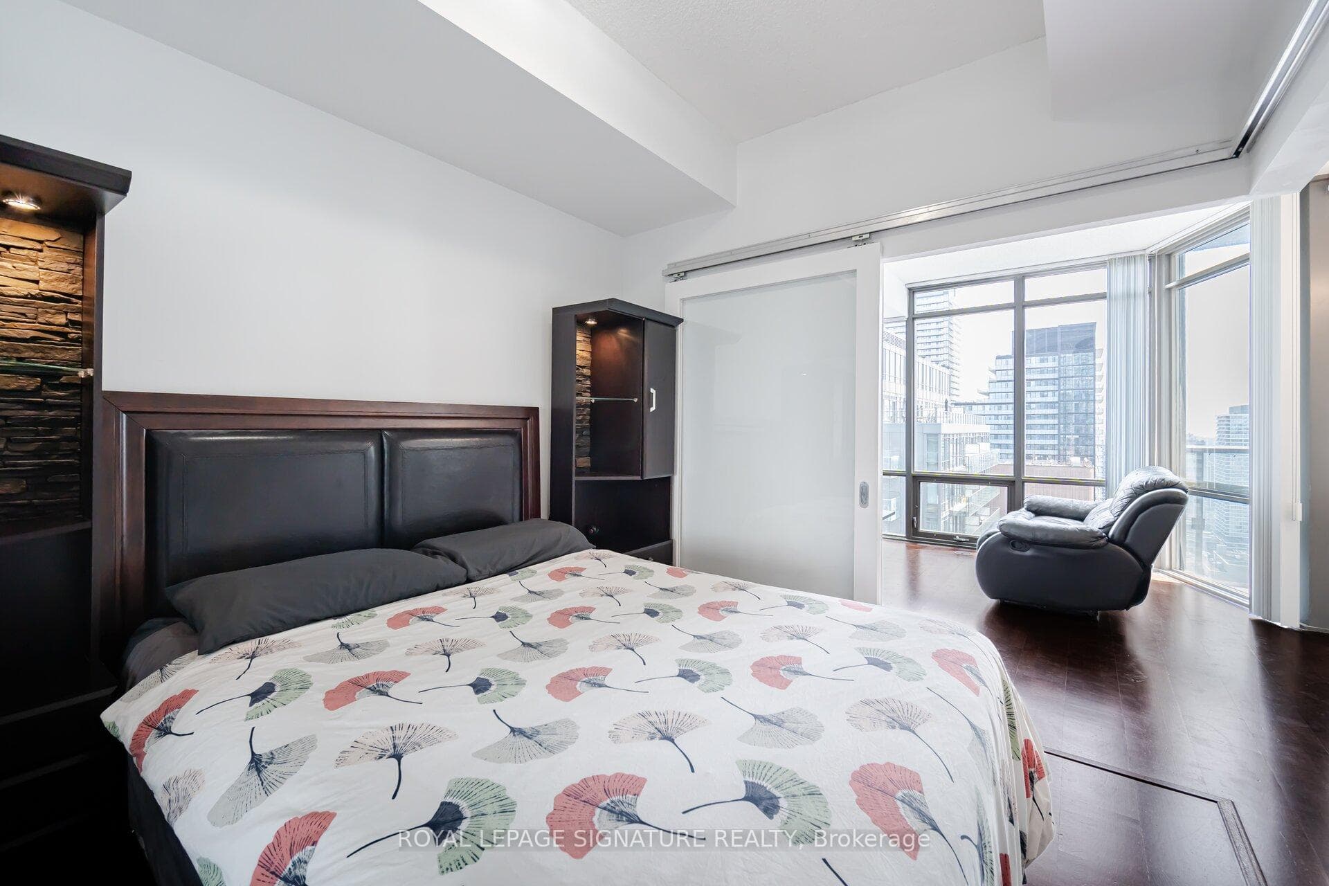 832 Bay Street Unit 3307 photo 20