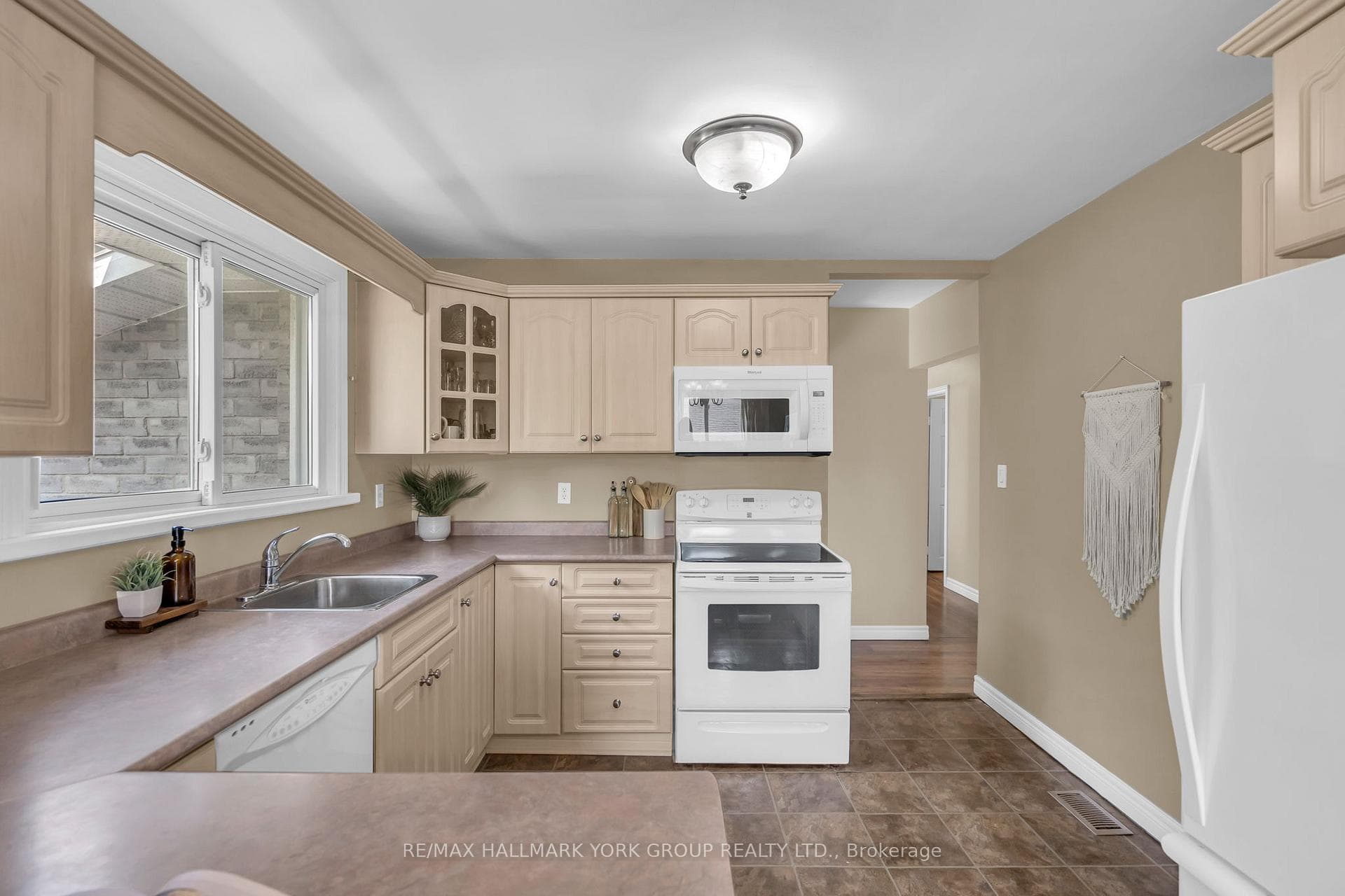 8 Rushton Road photo 6