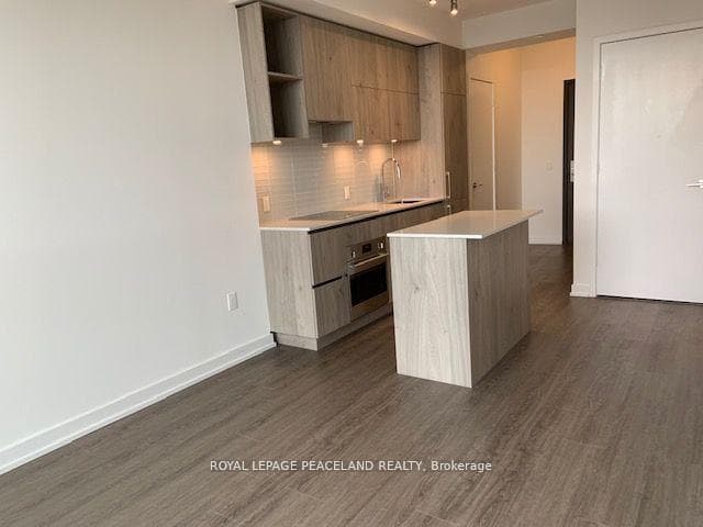1 Yorkville Avenue Unit 1110 photo 3