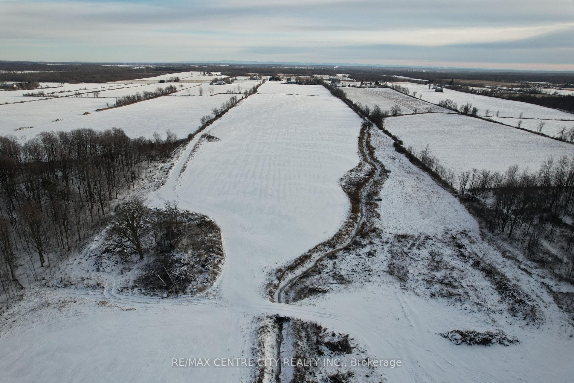 20615 Lochiel Road photo 18