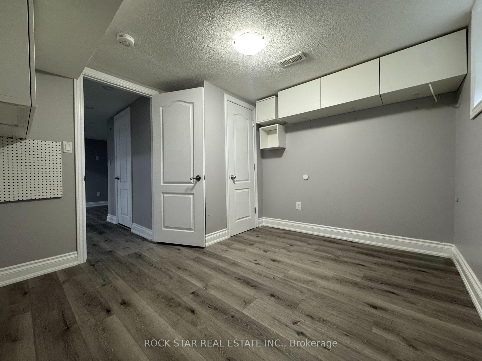 387 Upper Gage Avenue Unit LOWER photo 4