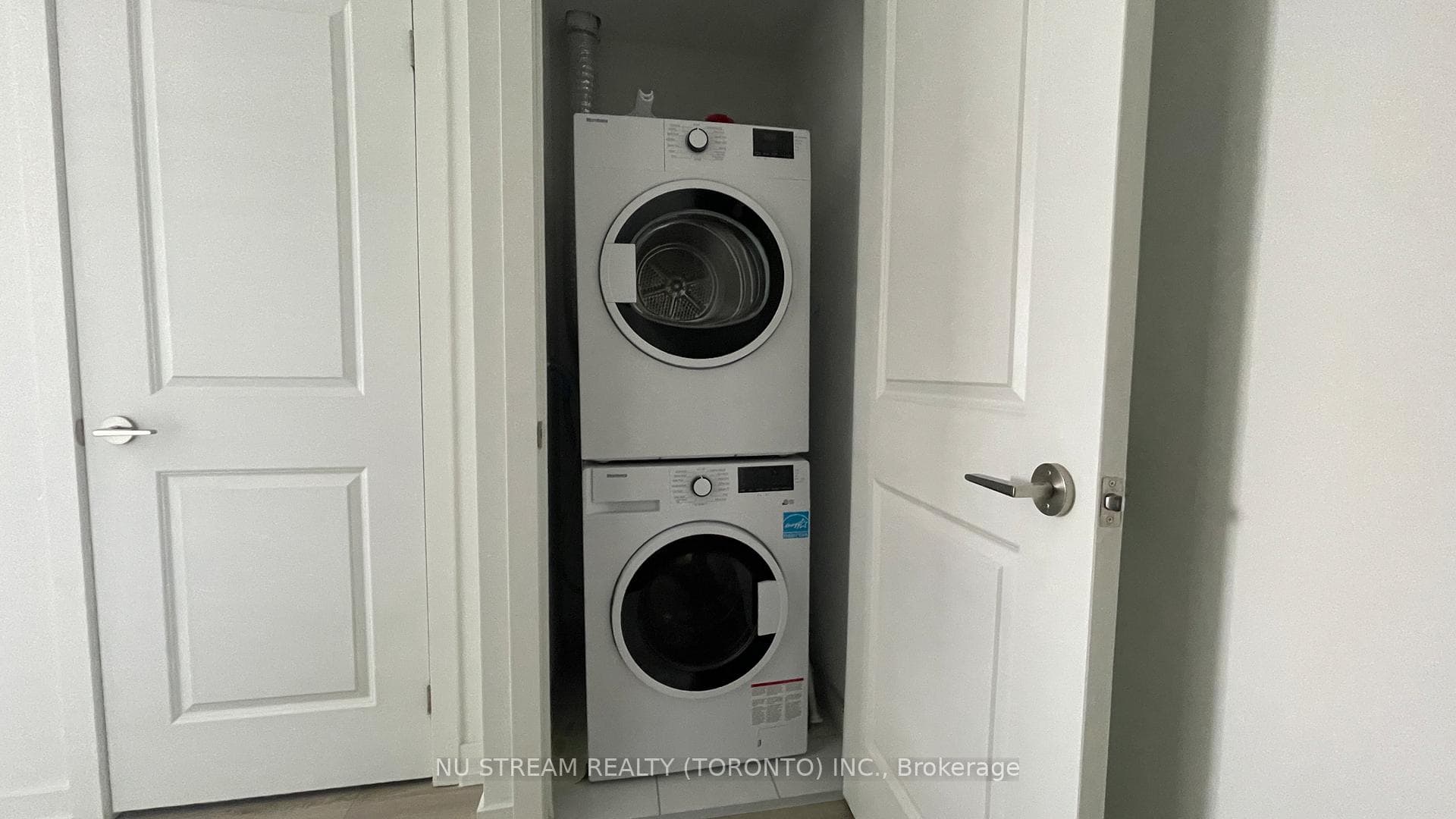 395 Bloor Street Unit 5102 photo 16