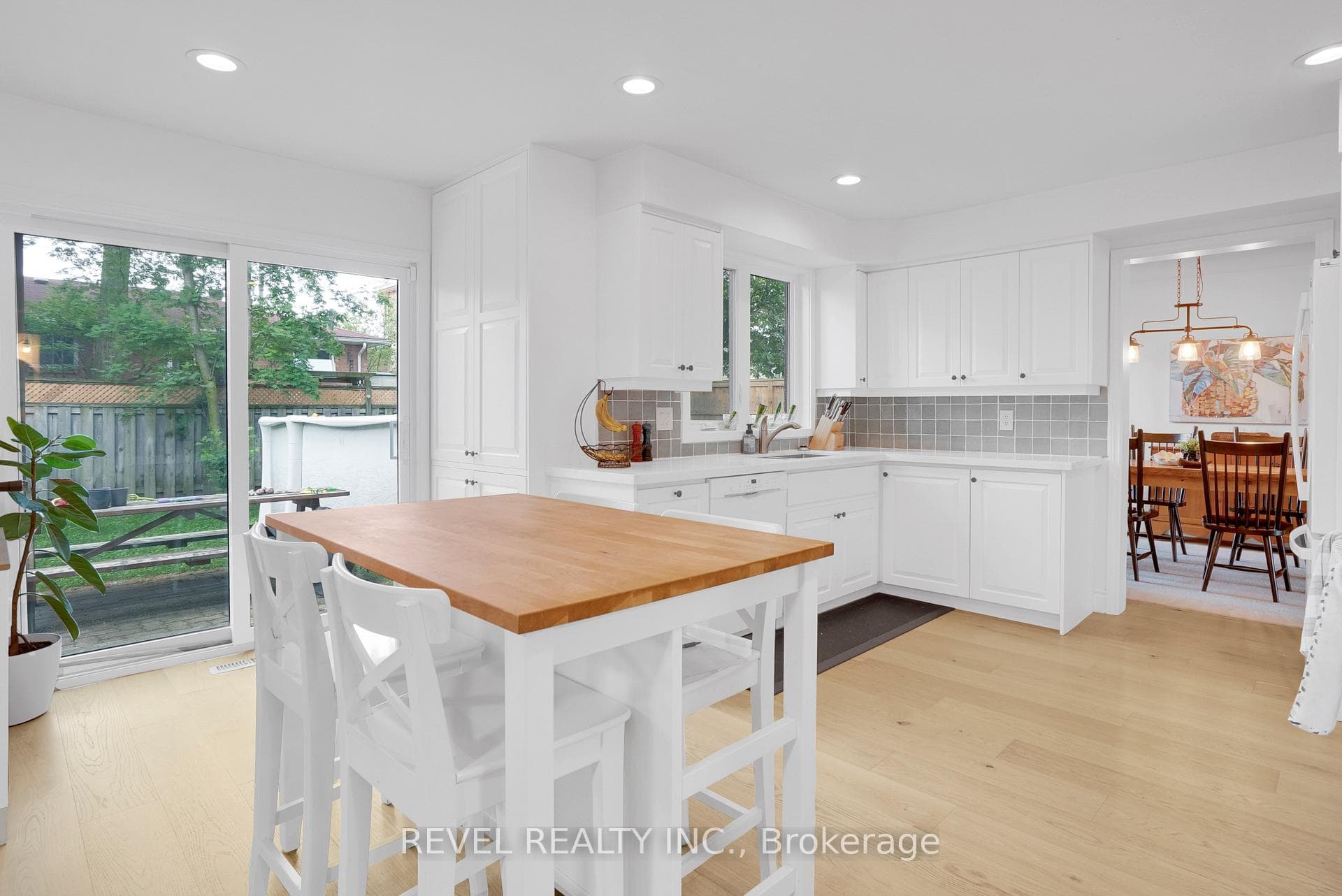 53 Oakridge Drive photo 11