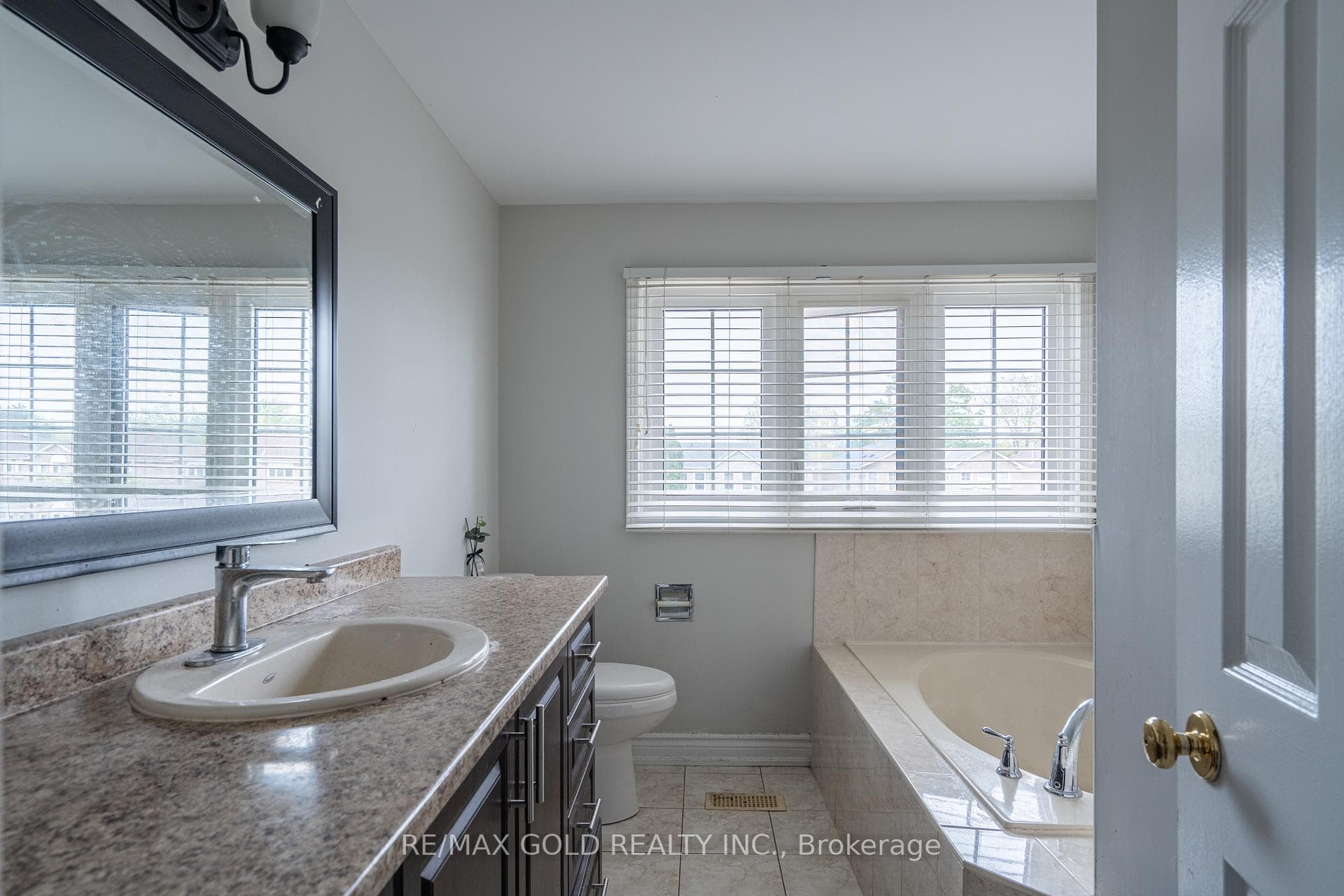 71 Ravenswood Drive photo 24
