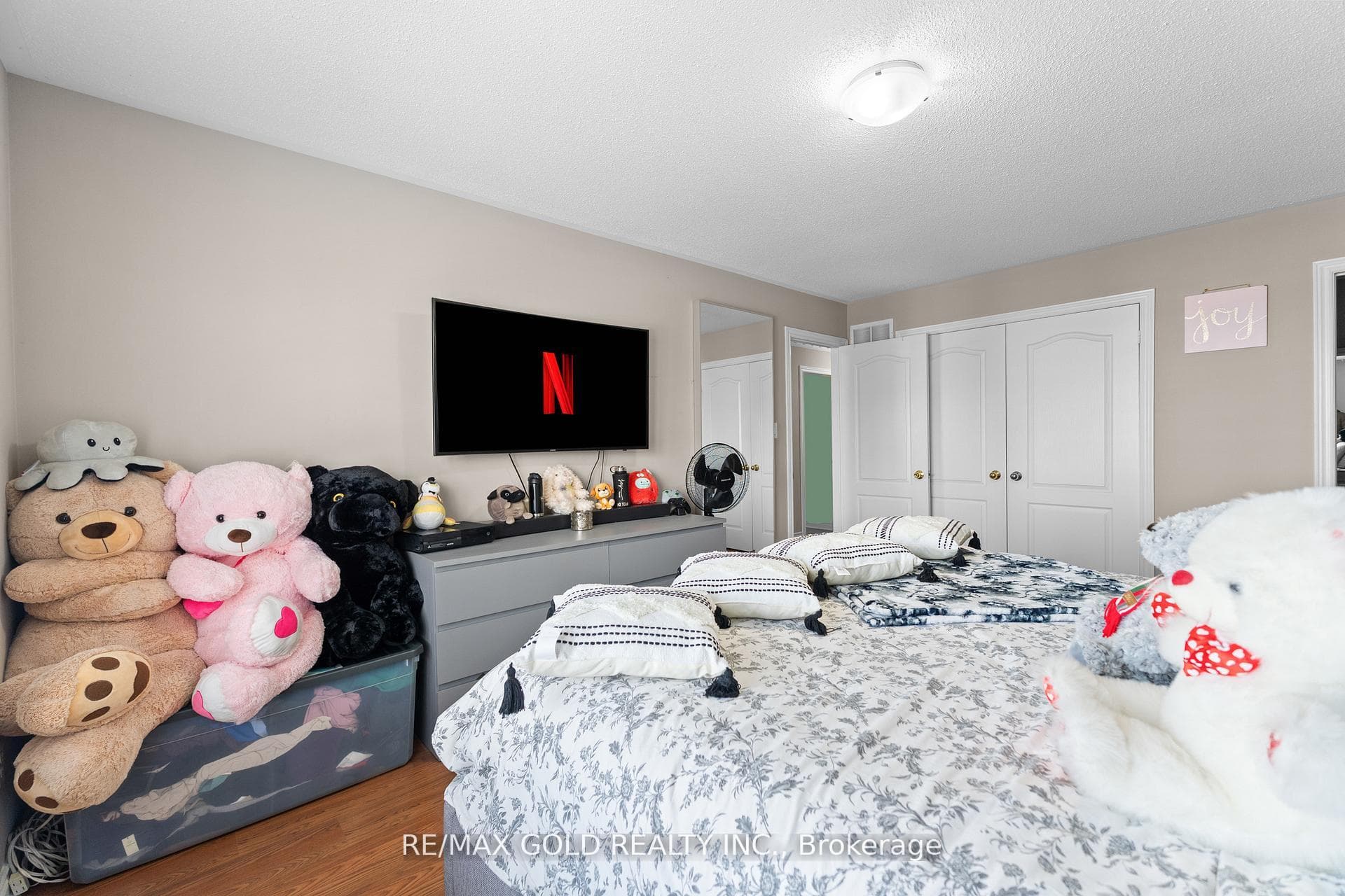 23 Runnymede Crescent photo 32