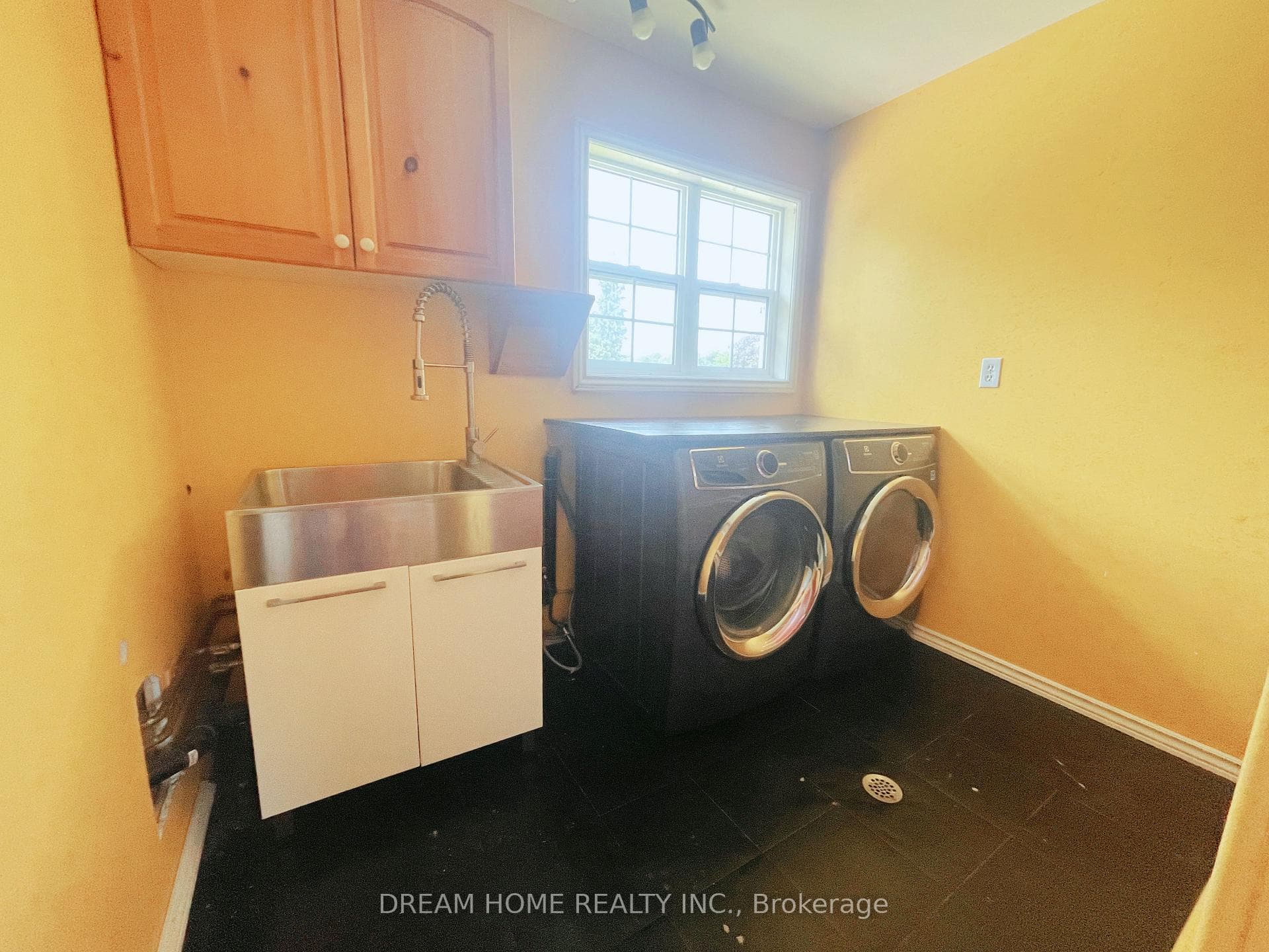 318 Annsheila Drive photo 18