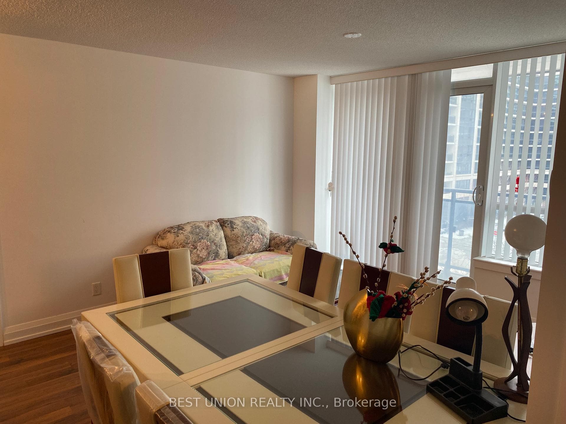 370 Highway 7 Avenue Unit 523 photo 8
