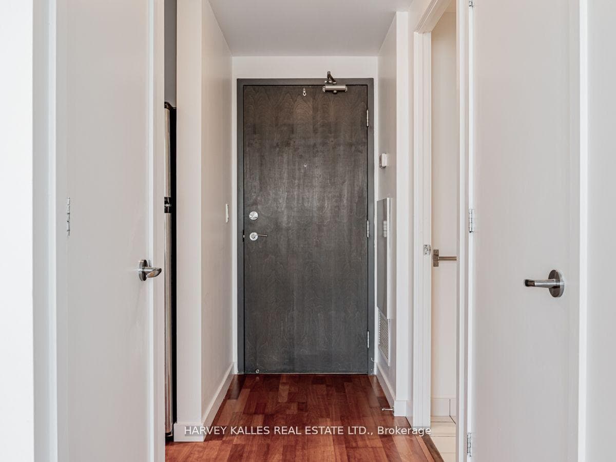 285 Mutual Street Unit 1803 photo 2