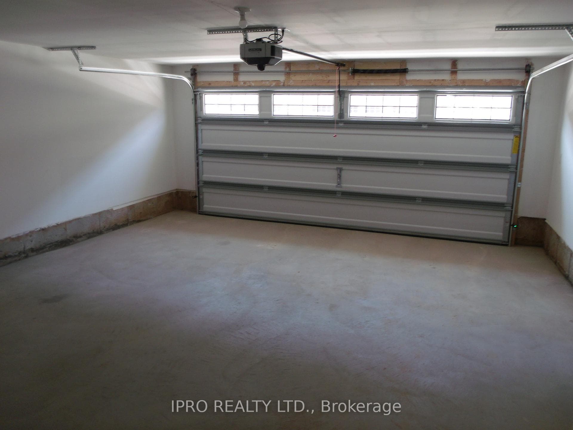 1369 Kobzar Drive photo 17