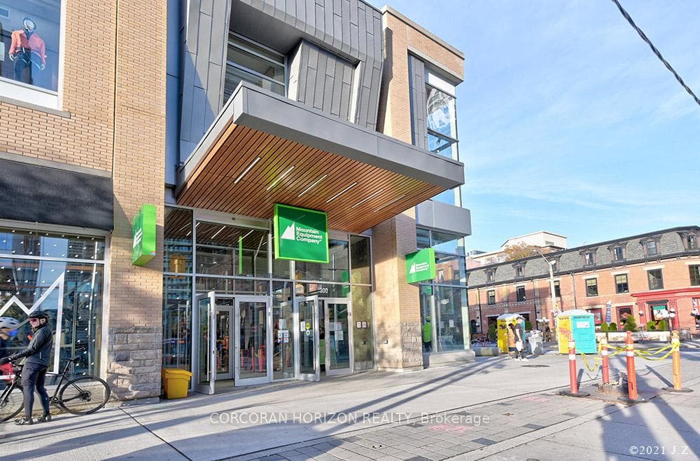 383 Queen Street Unit 3 photo 17