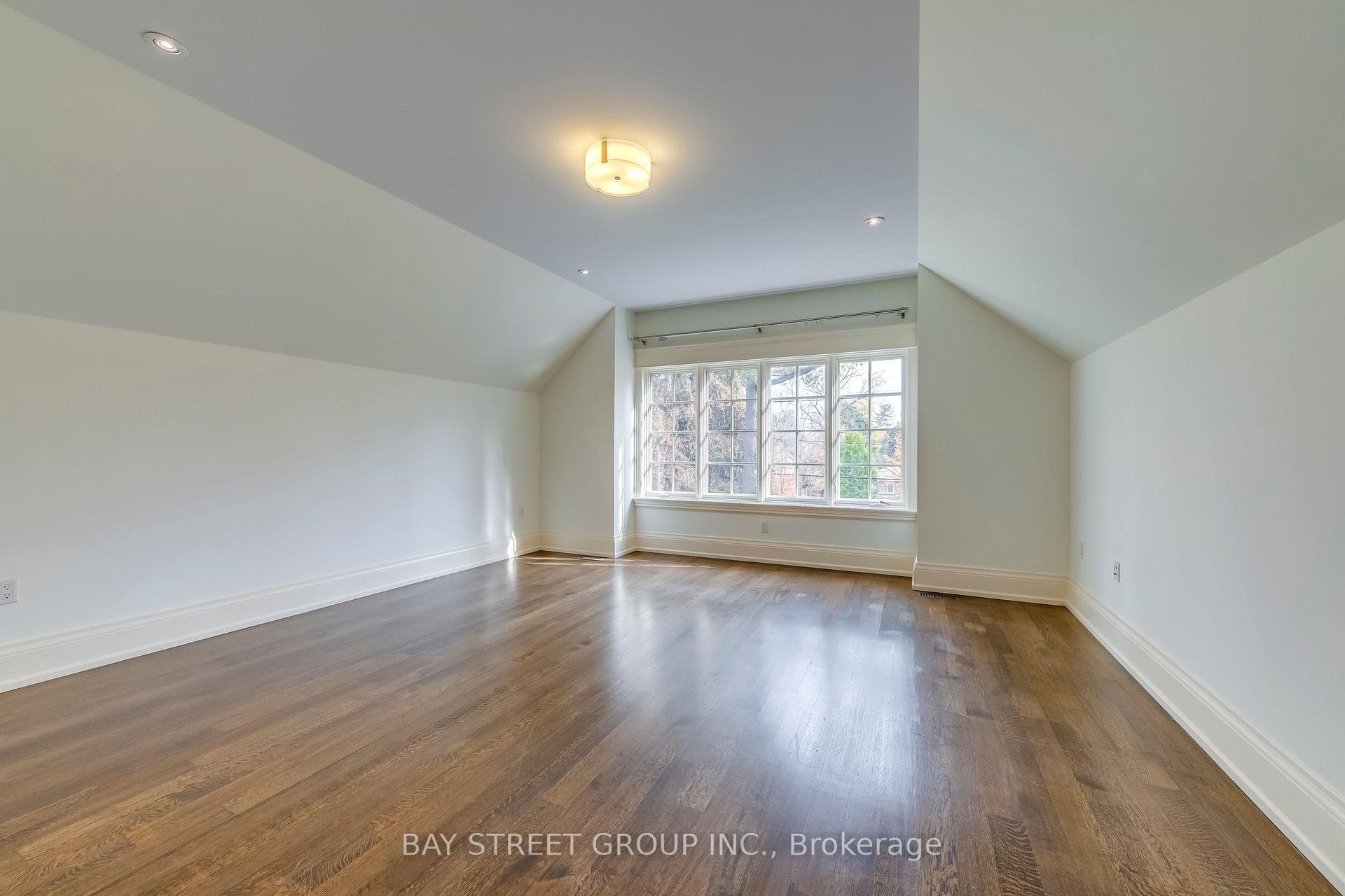 1031 Lakeshore Road photo 20