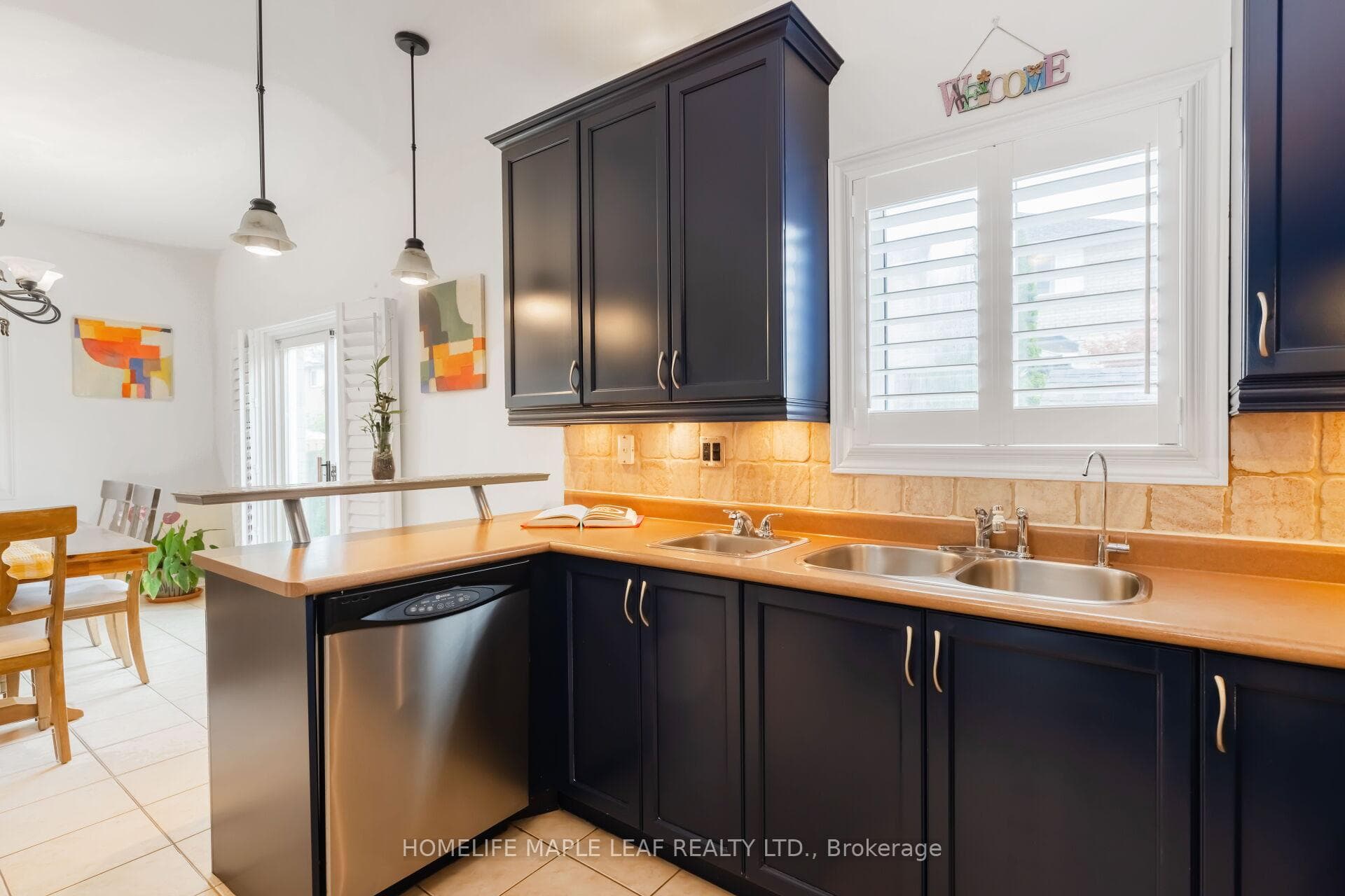 62 Fallstar Crescent photo 16
