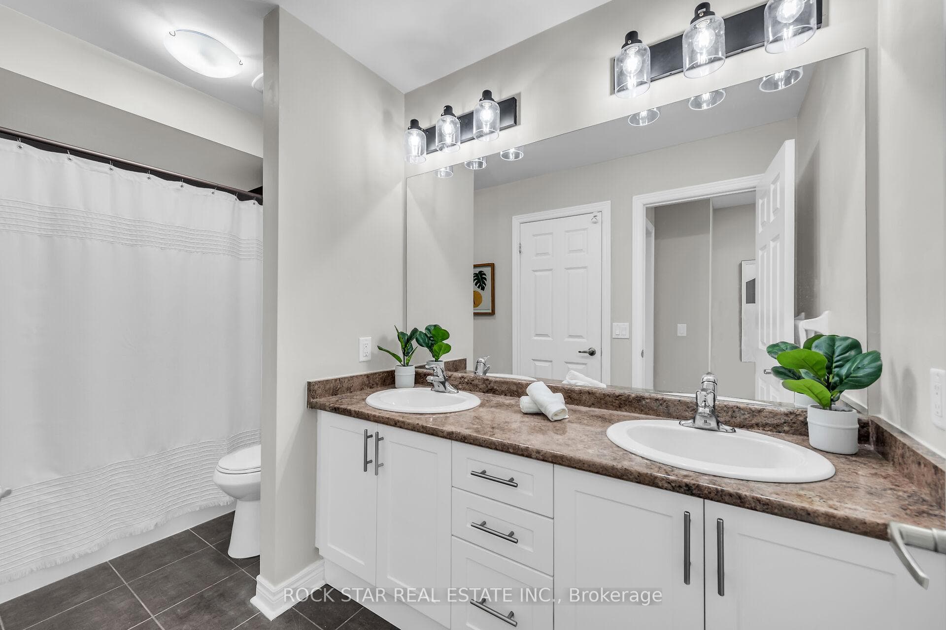 573 Baldwin Crescent photo 31