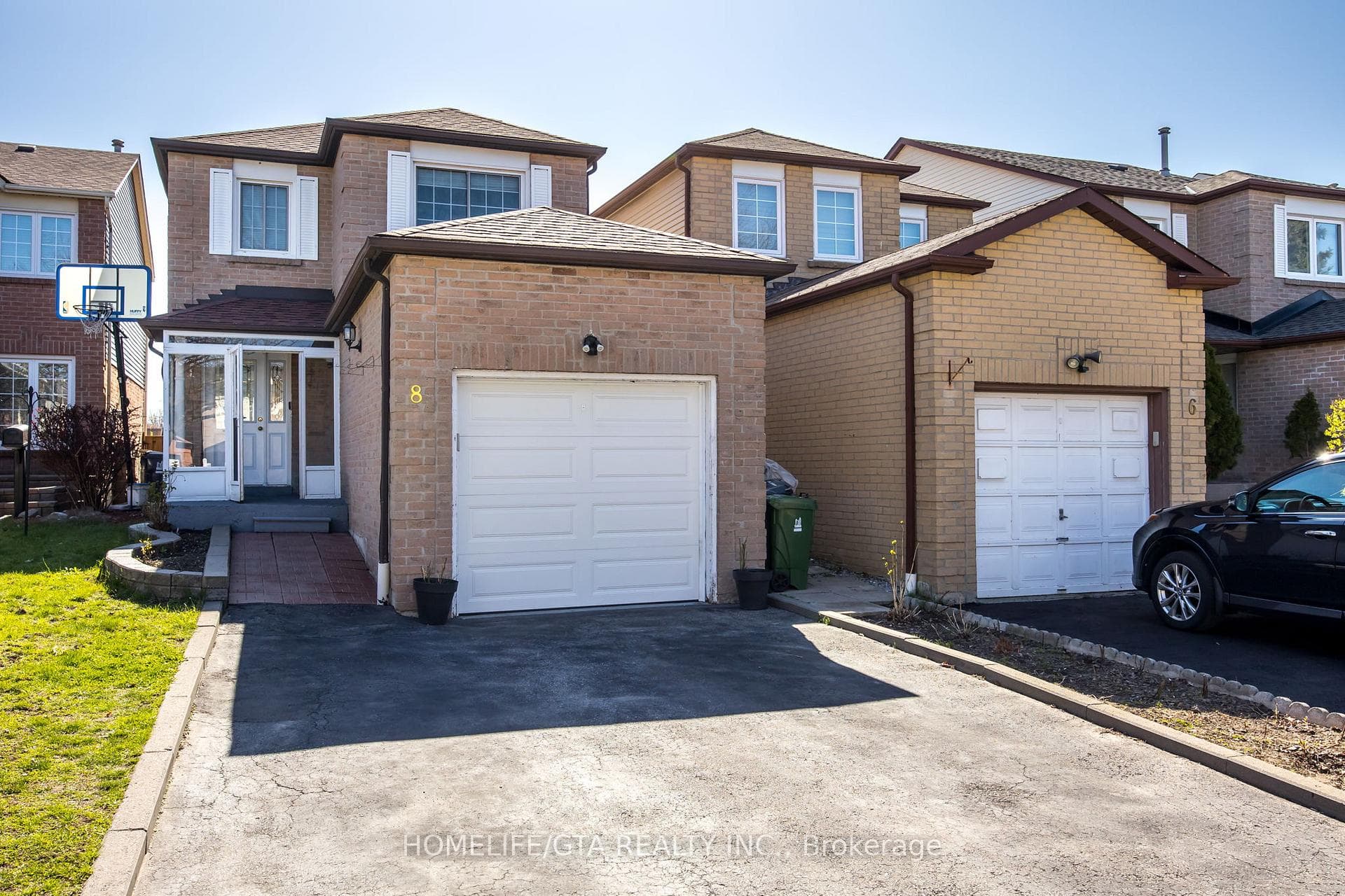 8 Usherwood Court photo 2