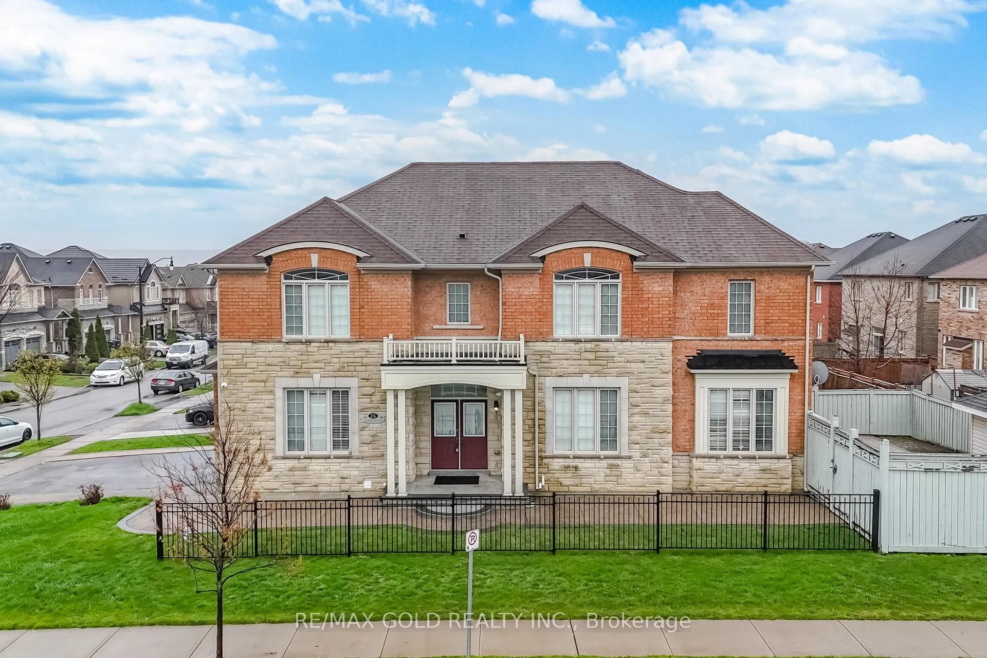 26 Drummondville Drive photo 1