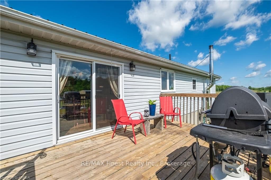 951 KYES Road photo 26