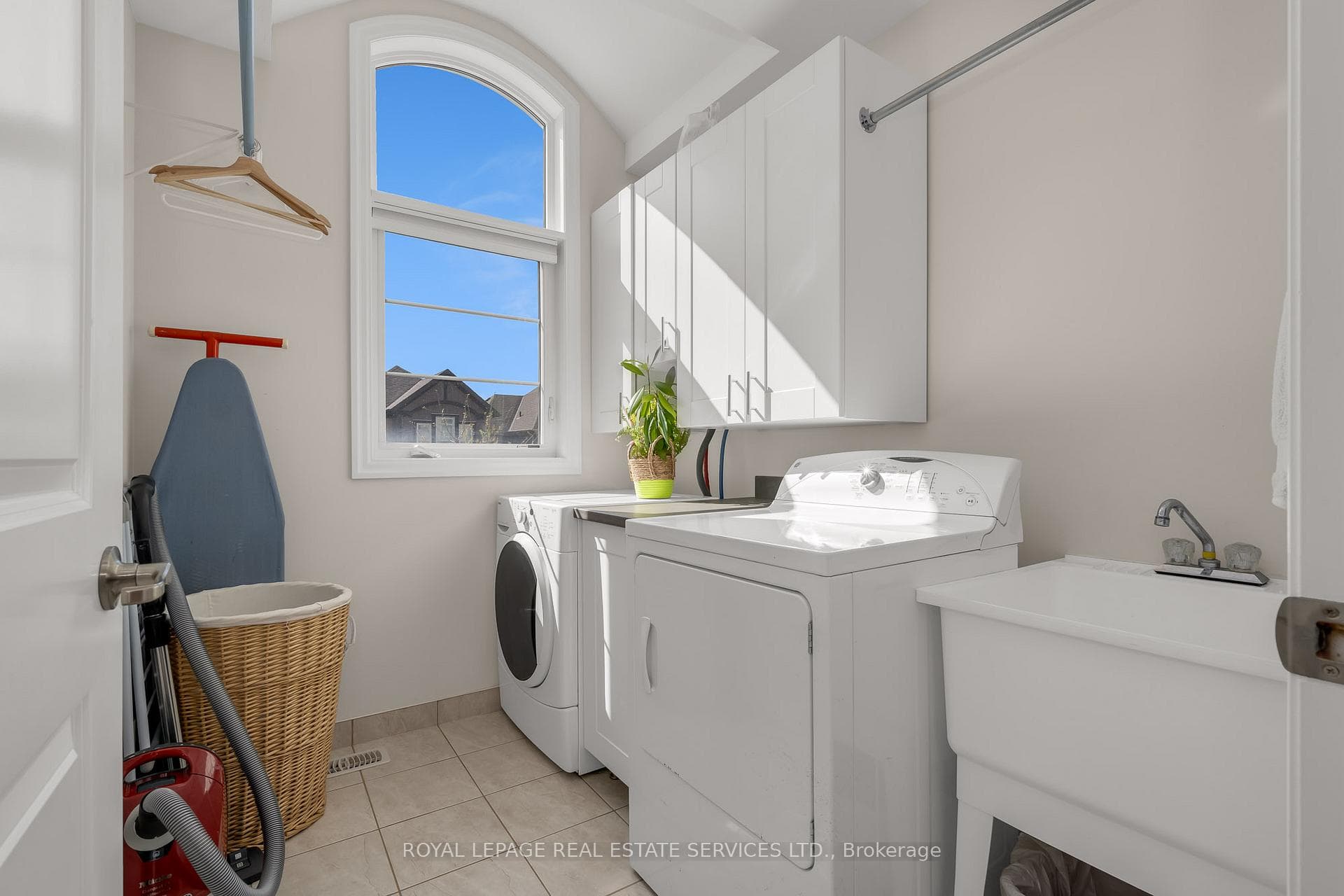 225 Cherryhurst Road photo 20