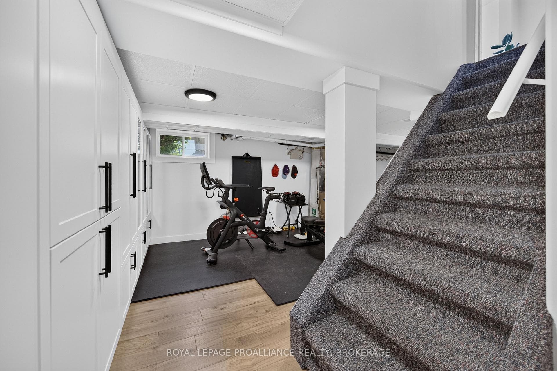 288 Yonge Street photo 24