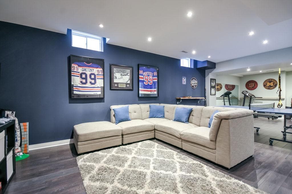 3 Prince Of Wales Drive photo 36