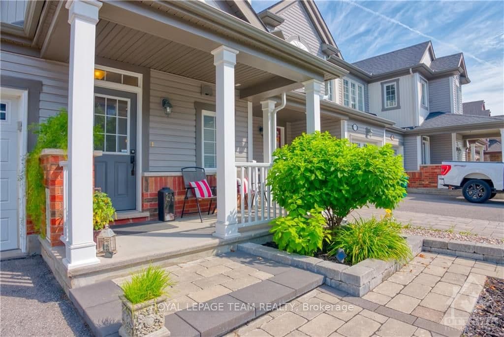 379 SWEET GRASS Circle photo 2
