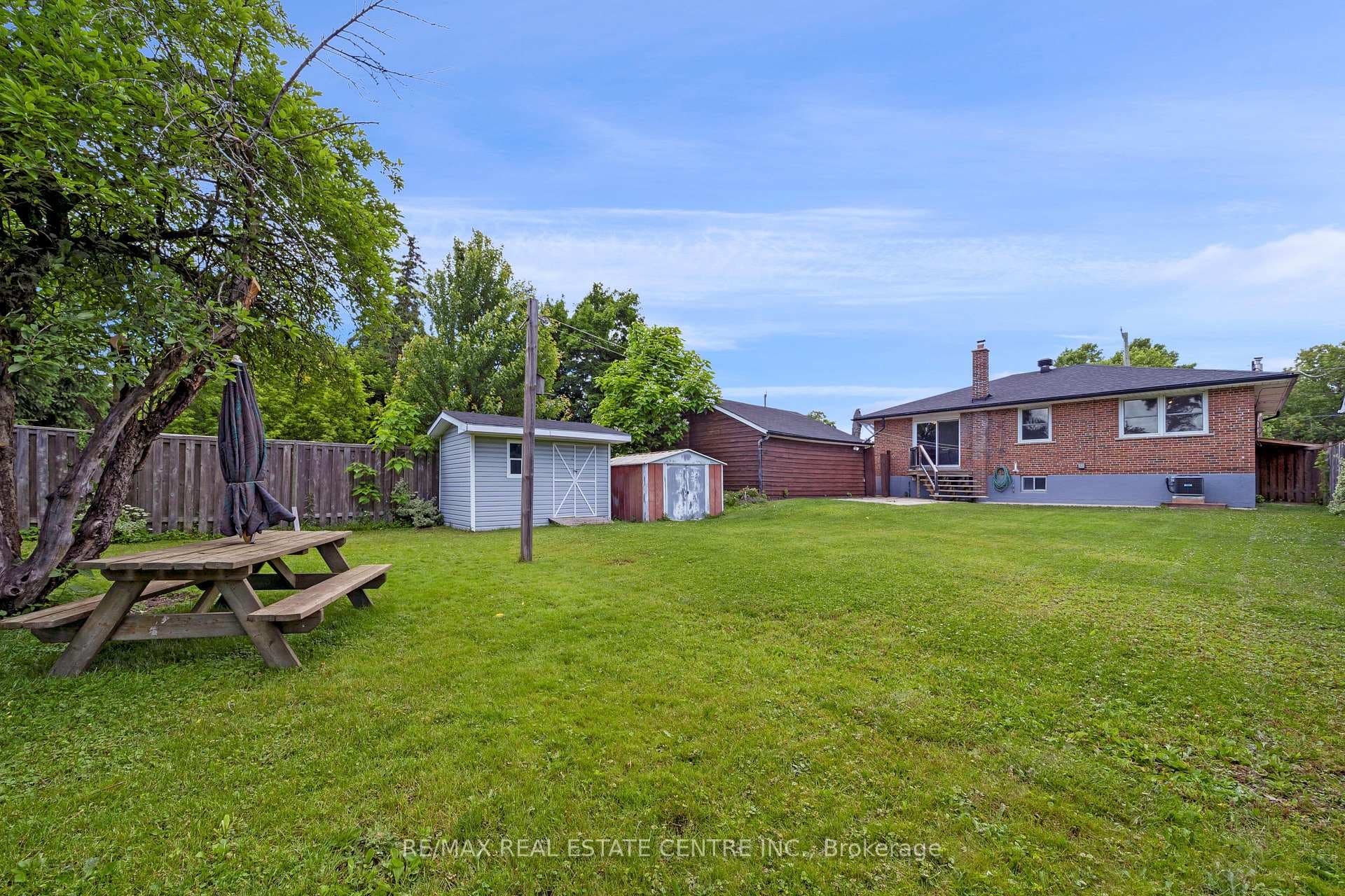 22 MCINTYRE Crescent photo 20