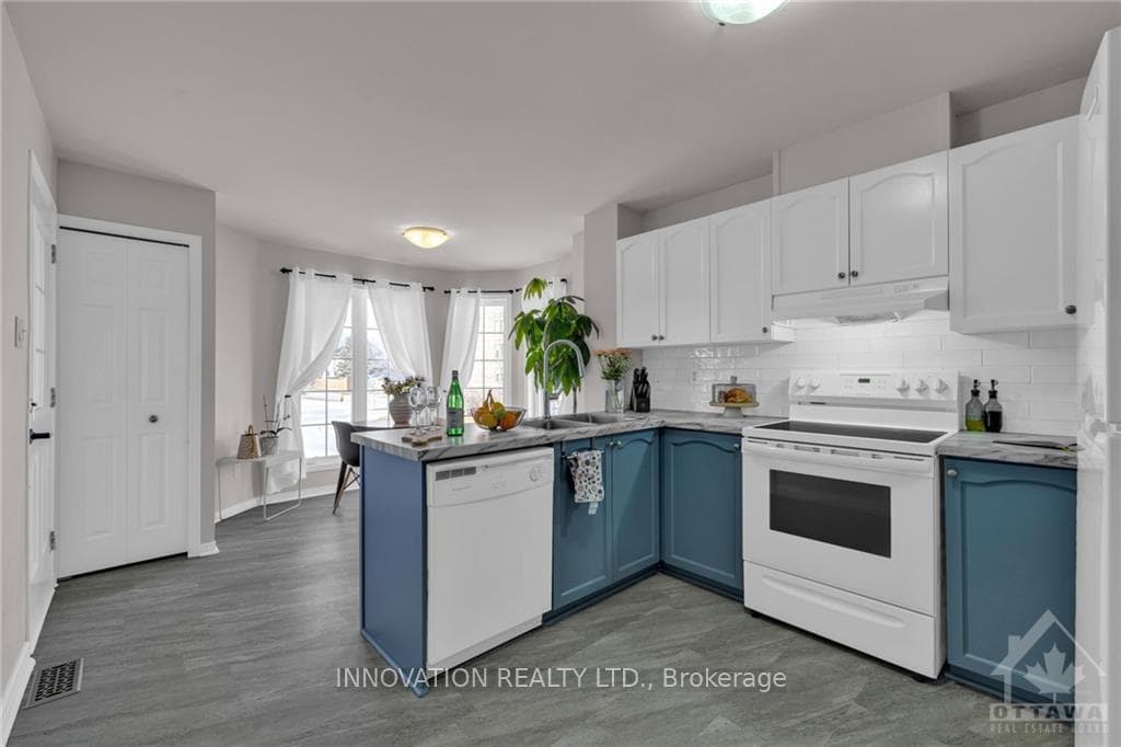 840 LONGFIELDS Drive photo 8